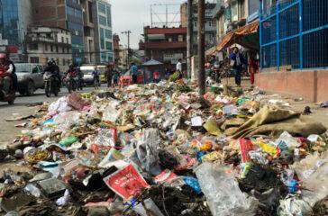 dumped-trash-on-patan-main-street-1