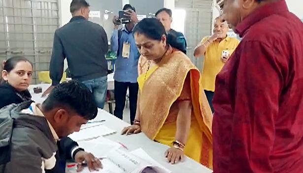 Nimaben Acharya casting her vote for the first phase of the Gujarat Assembly elections
