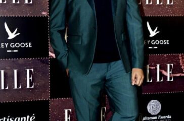 Kartik Aaryan  poses for pictures at the 'ELLE Beauty Awards 2022'