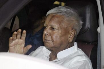 Lalu Prasad Yadav leaves after meeting with Sonia Gandhi