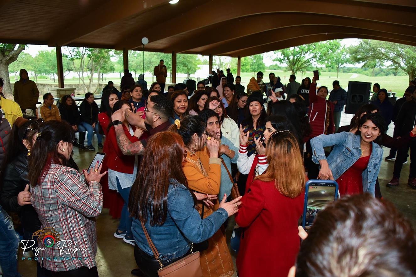 मिलनले नचाए (4)