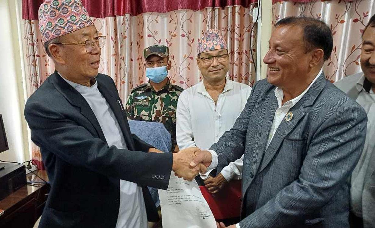 Uddhab-Thapa-and-Parshuram-Khapung