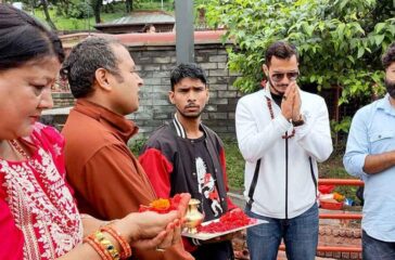 Uphar-Movie.00_01_51_16.Still005