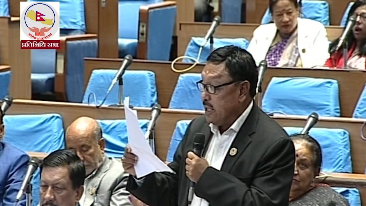 vggeii2hyp0l0xym.00_05_26_20.Still002