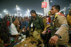 TOPSHOT-INDIA-RELIGION-HINDUISM-FESTIVAL-KUMBH