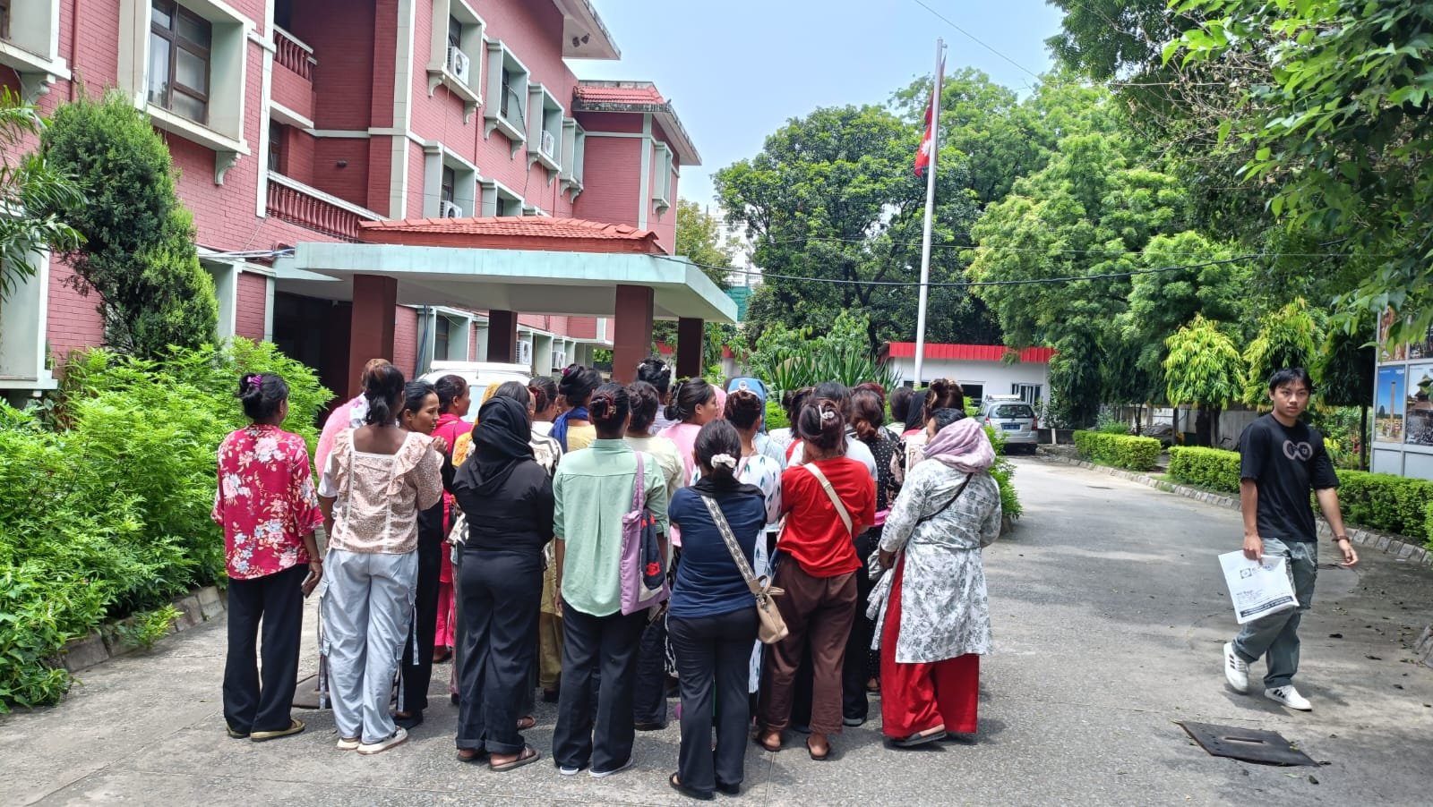40 Nepali women rescued from Delhi brought back to Nepal 40 Nepali women rescued from Delhi brought back to Nepal