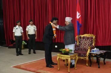 President honors Rabindra Dhant