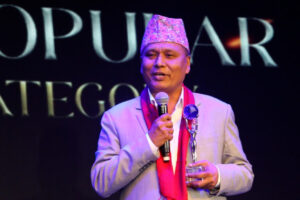 KMG_at_NY_with_award