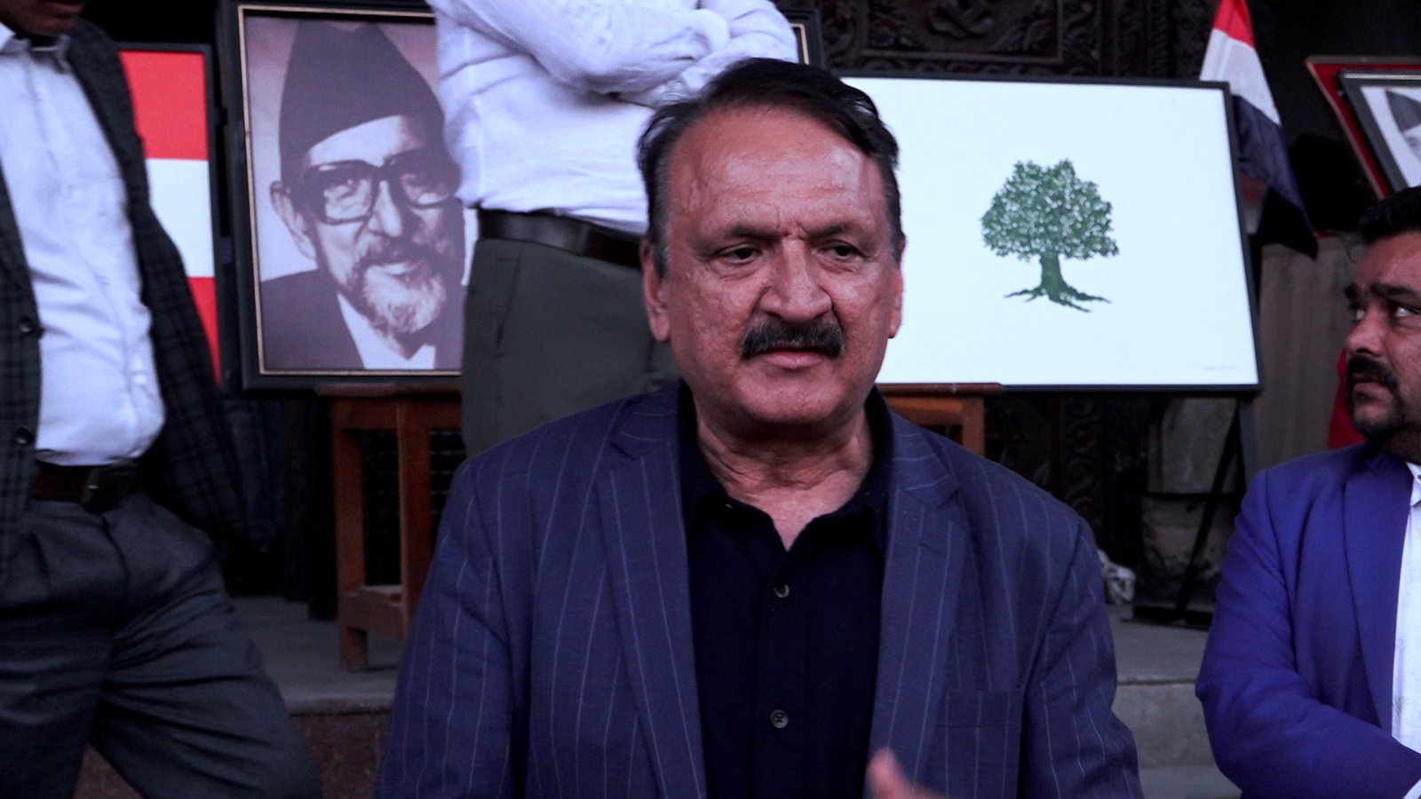 Dr. Prakashsharan Mahat 1 Dr. Prakashsharan Mahat 1