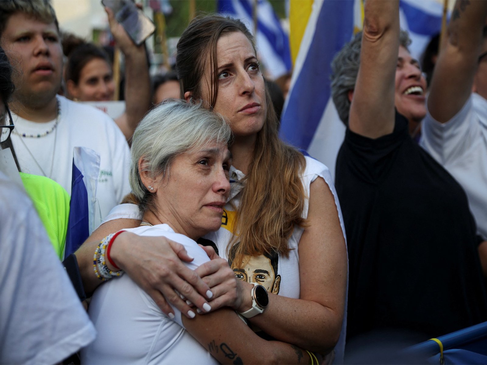 Seven Israeli hostages freed from Hamas captivity return home, reunite with families Seven Israeli hostages freed from Hamas captivity return home, reunite with families