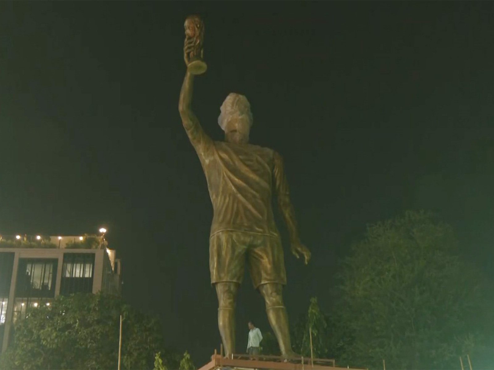 70-foot-tall statue of Lionel Messi ready in Kolkata