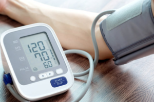 Blood pressure checking machine